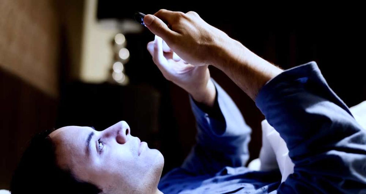 کاهش آسیب رسانی به چشم با حالت تاریک IOS 10